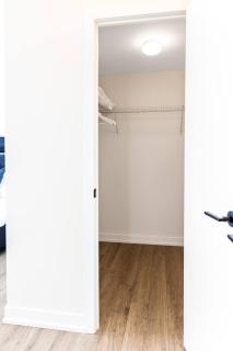 Spacious 3-Bedroom SkyLoft with Beautiful City Views and Parking - 1