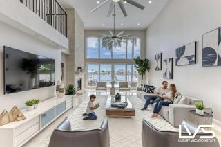 VillaKey- LUXE Waterfront Villa 5Min to Beach - 5