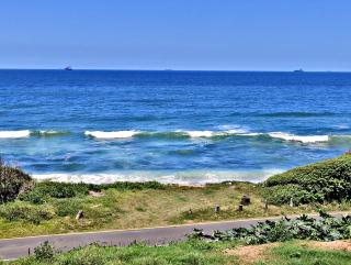 WAVES Beach hotel King Shaka - 0