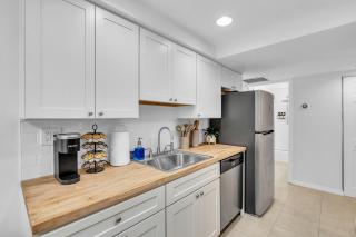 Anna Maria 2BR Condo - Walk to Beach, Dining, Pier - 3