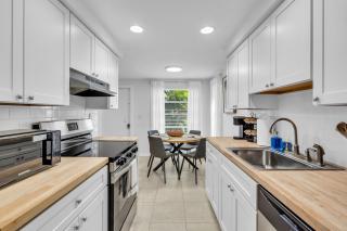 Anna Maria 2BR Condo - Walk to Beach, Dining, Pier - 4