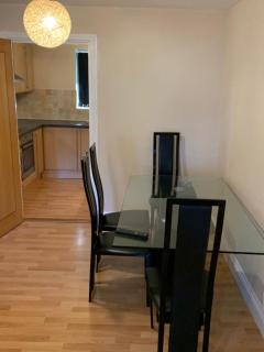 Seaside Serenity Apartment in Southend - 6