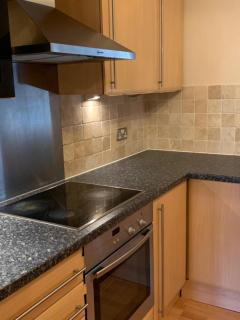 Seaside Serenity Apartment in Southend - 3