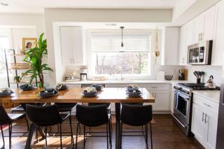 Stylish Home for 12 8th Ave South 6 Beds - 6