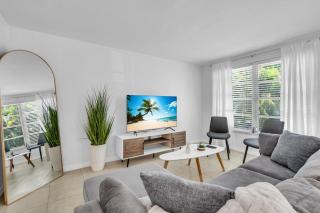 Anna Maria 2BR Condo - Walk to Beach, Dining, Pier - 0