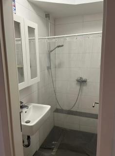 Simple Room close to city center - 7