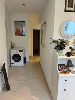 Simple Room close to city center - 2