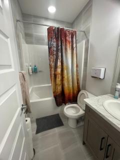 Exquisite and modern 2000sqft Home - 8