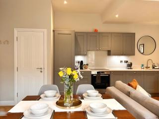 Character filled Courtyard Escape - 2