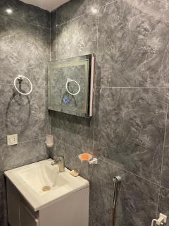 Cozy 2bed room apartment E11-3 Islamabad - 2