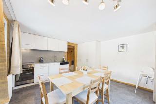 Family-friendly apartment with mountain views - 1