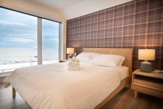 Phil Good 1219: Luxurious River View in Charlevoix - 6