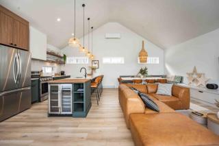 Phil Good 1219: Luxurious River View in Charlevoix - 3