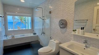 Oceanfront Colonial Beach Villa 6Bedrooms, Sleeps 28 - 2