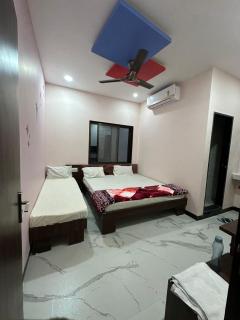 Hotel Krishna Raj - 4