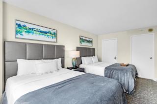 Ventur Gallery One Heated Waterfront Pool and Bar - 2