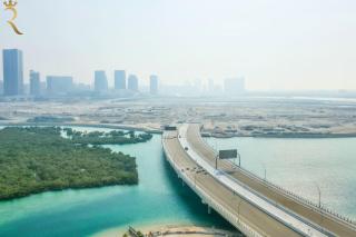 Chic 1BR Canal-View Stay in Al Reem Island Retreat - 4