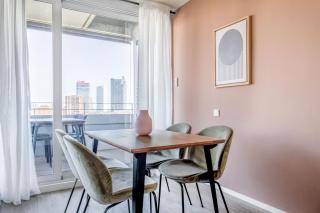 22@ 2br w balcony pool gym BCN-87 - 3