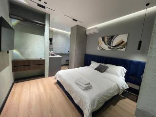 JT Tirana Studios - Green - 0