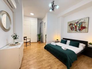 Montaño Suite Apartment, Spacious and Elegant, 2 Bedrooms in the Heart of the City - 2