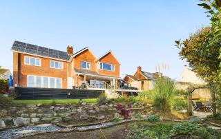 Large house with pool only 15 mins from the beach - 9