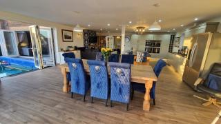 Large house with pool only 15 mins from the beach - 2