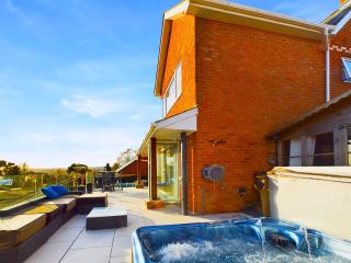 Large house with pool only 15 mins from the beach - 7