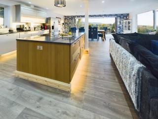 Large house with pool only 15 mins from the beach - 4