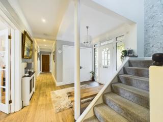 Large house with pool only 15 mins from the beach - 6