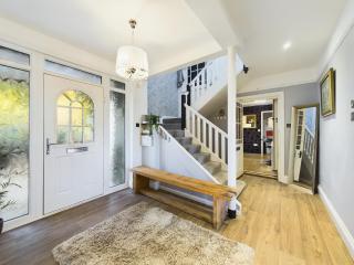 Large house with pool only 15 mins from the beach - 5