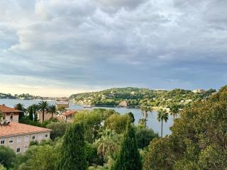 Panoramic Top Floor Sea Views & Sun-Filled Terrace - 8