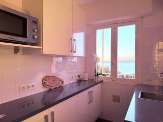 Panoramic Top Floor Sea Views & Sun-Filled Terrace - 6