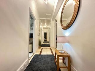 Marble Arch Family Three Bedroom Apartment - London - 6