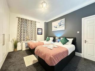 Marble Arch Family Three Bedroom Apartment - London - 8