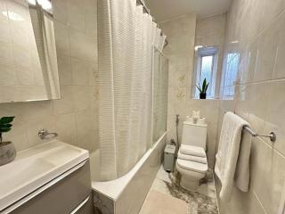 Marble Arch Family Three Bedroom Apartment - London - 3