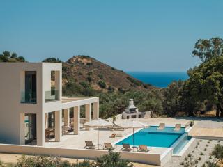 Euphoria Hill Villa, By TK Property Management - 0