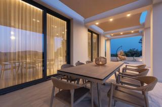 Euphoria Hill Villa, By TK Property Management - 2