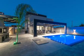 Hollywood Exclusive Villa, by TK Property Management - 6