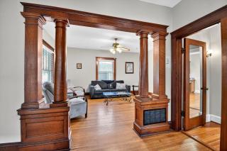 Historic Omaha Manor DT Near Zoo and Pool Table - 7