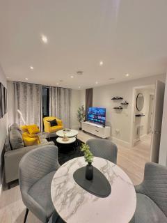 40 percent OFF Monthly Stays 2 Bed Modern Apartment near Piccadilly - Parking - Fast WiFi - 1