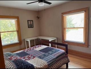 Historic Omaha Manor DT Near Zoo and Pool Table - 5