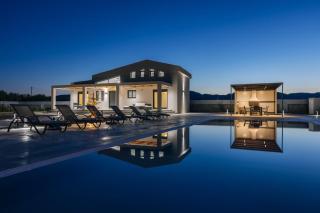 Samantha Villa, By TK Property Management - 8