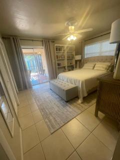 Happy House - cozy, cute rental - LOCATION! - 4