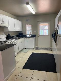 Happy House - cozy, cute rental - LOCATION! - 6