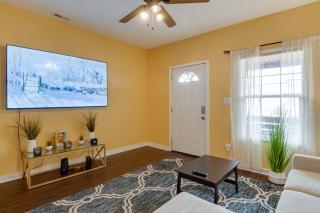 Chic Indianapolis Home with Yard Near Downtown! - 4