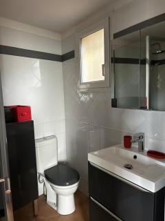 Location près de la plage avec terrasse et piscine en copropriété - 2