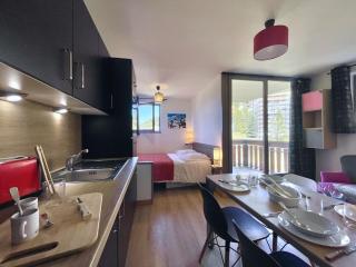 SK2706 Grand studio skis aux pieds Les Menuires - 1