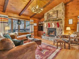 WaterFront Cabin Hot Tub Kayaks Firepit Game Consoles - 0