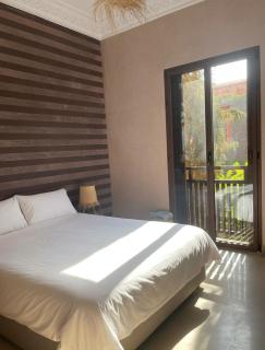 Waky Club - Designer Flat - 9