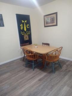 Cozy 3 Bedrooms Full Kitchen Smart TV - 6